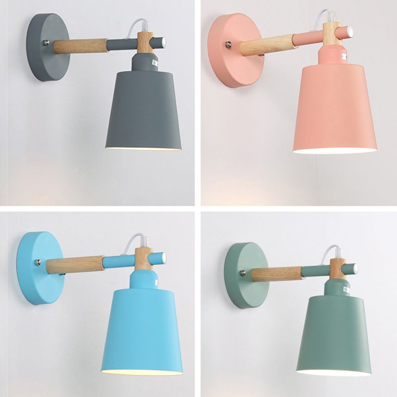 Lámpara de pared de macaron de hierro forjado en estilo de pared de domo de madera de estilo artístico moderno para espacios interiores