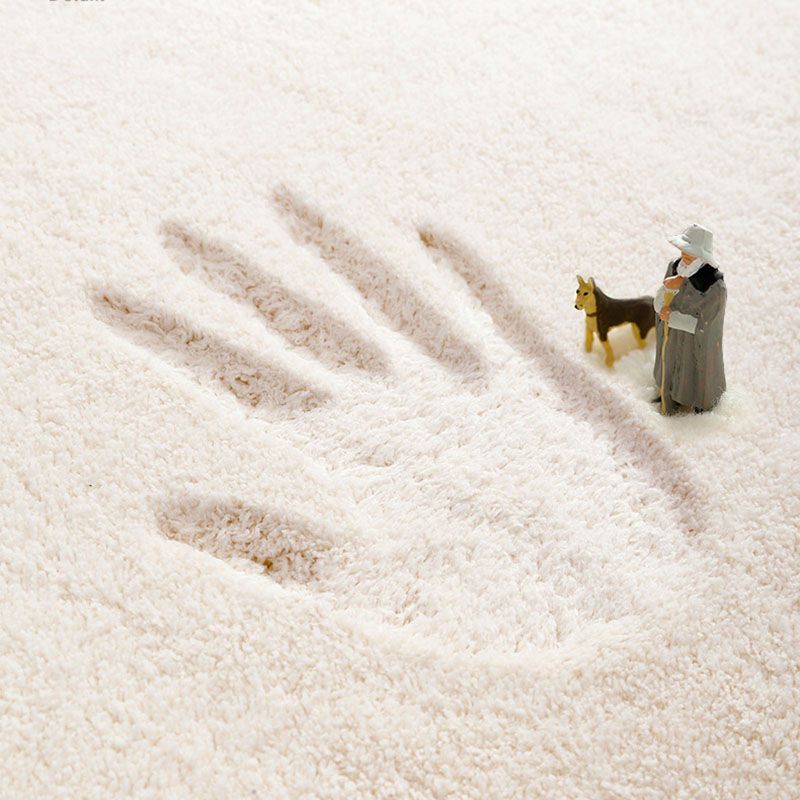 Black Modern Carpet Polyester Graphic Carpet Stain Resistant Carpet for Living Room