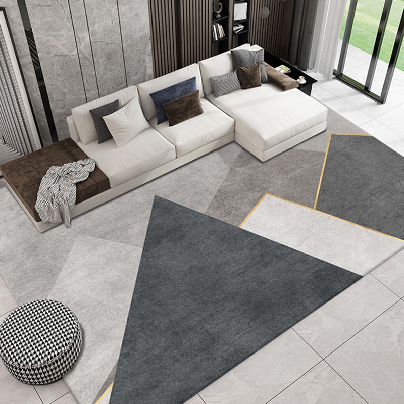 Grey Tone Triangle Print Rug Polyester Nordic Carpet Non-Slip Backing Indoor Rug for Home Decoration