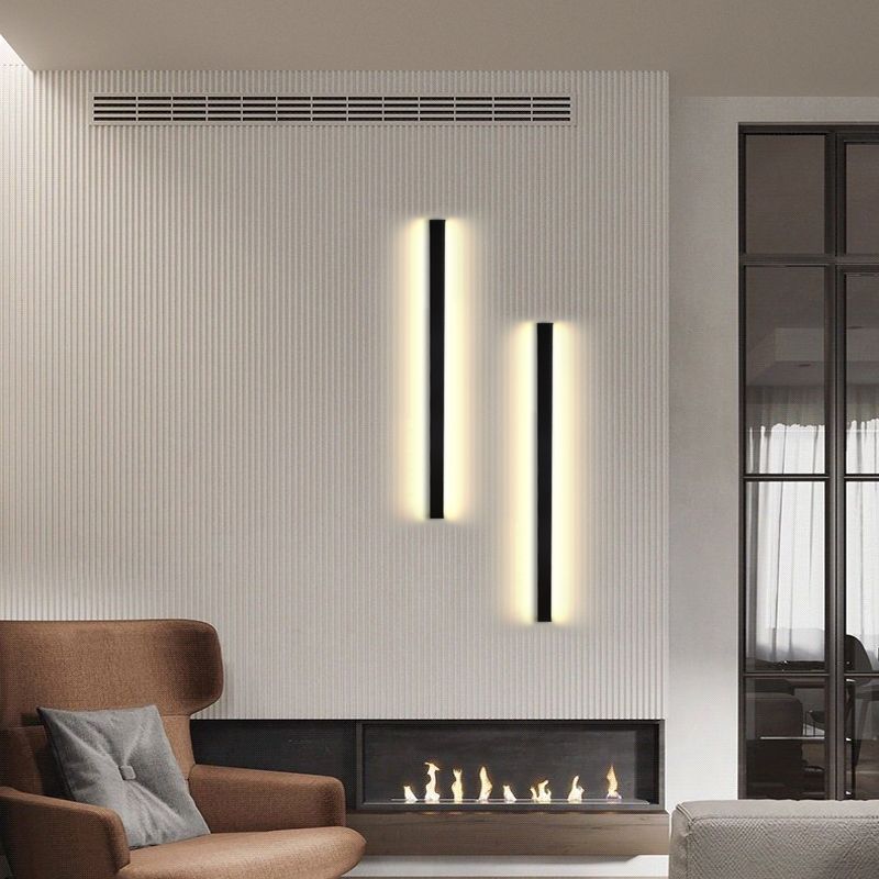 Metal Linear Shade Wall Sconce Modern Style Single Light Wall Mount Lighting in Black