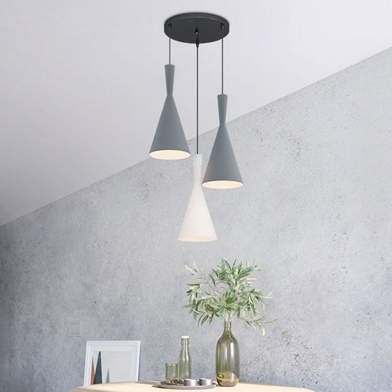 3 Lichter Sanduhrhänge anhängende Lichter Nordic Style Aluminium Multi Light Anhänger für das Restaurant