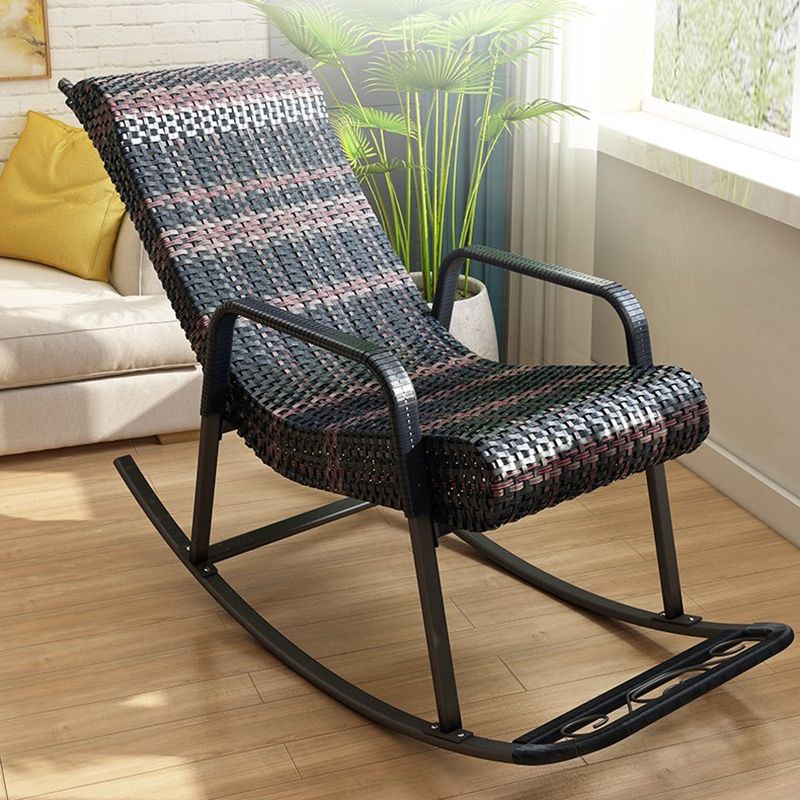 Modern Spindle Rattan Rocking Chair Wheel Handrail Design Rocker Chair With Black Frame