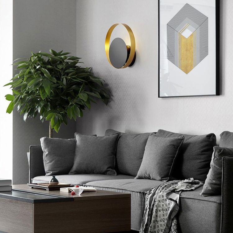 Black and Gold Single Wall Lamp in Modern Simplicity Copper Circular Wall Light for Interior Spaces