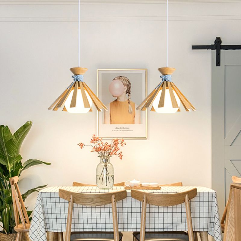 Minimaliste moderne à la lampe suspendue à la lampe en bois de bois avec une teinte en verre