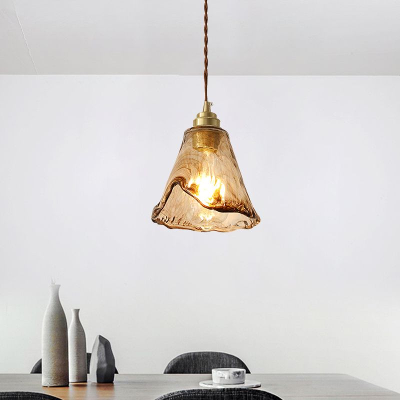 Modernisme Plafond floral Light Light Amber Glass onduled 1-Bulb Bedroom Drop Lampe en laiton