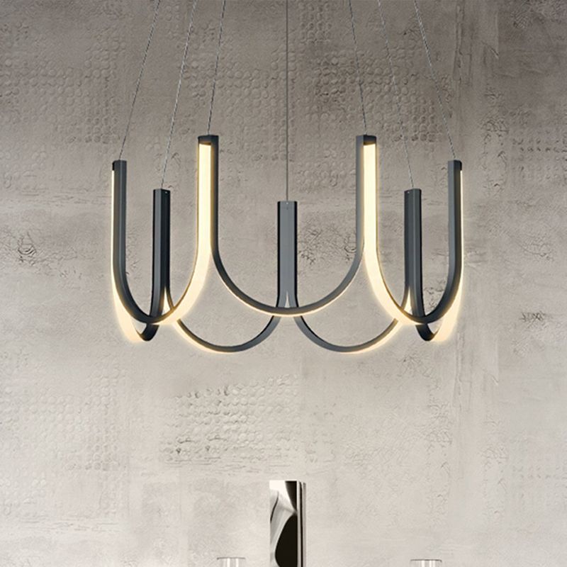 Schwarz/weiß/golden U-förmiger Kronleuchter Licht zeitgenössischer LED-Acryldeckenanhänger in Weiß/warmem Licht