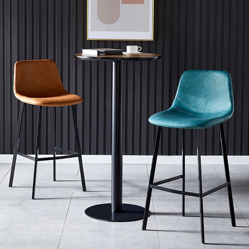 Barhocker im Industriestil, Schalensitz, Metallbeine für die Küchenbar