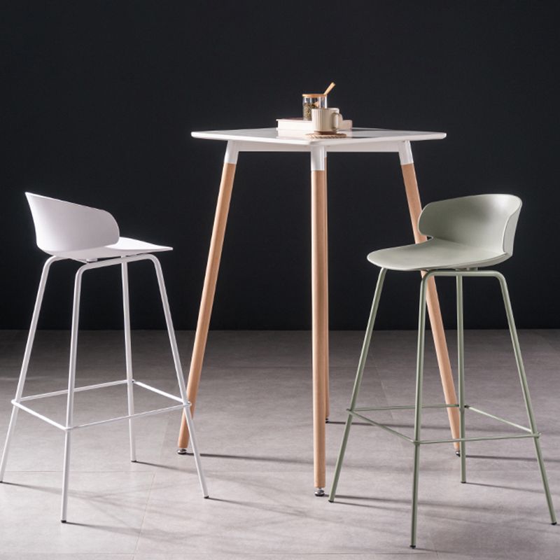 Contemporary Style Bar Stool Plastic Counter Bar Stool with Metal Legs