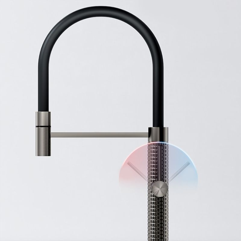 Traditional Single Level Kitchen Faucet Lead Free Metal Faucet