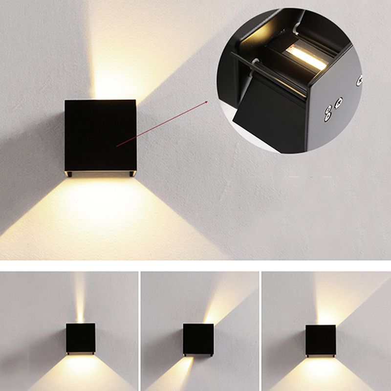 Stile moderno minimalista quadrato su e giù per le luci da parete in metallo a parete a LED