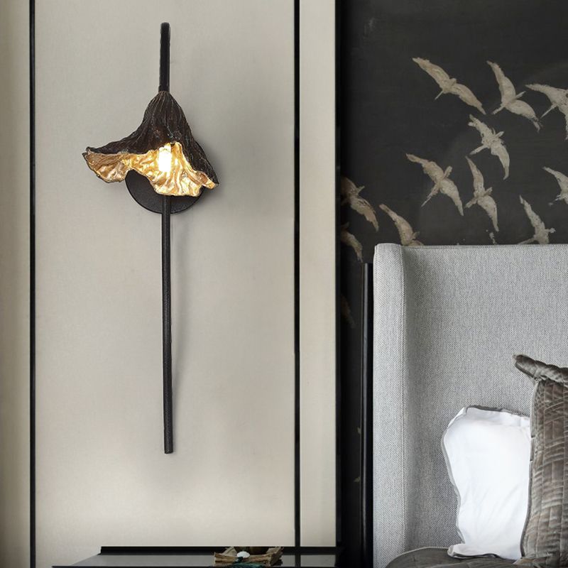 Modern Wall Sconce Flower Shape Wall Light with Metal Shade for Bedroom