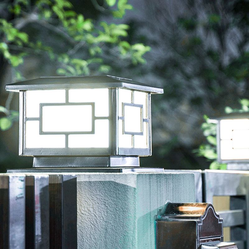 Modern Simple Plastic Outdoor Light Cube Shape Solar Energy Pillar Lamp for Courtyard