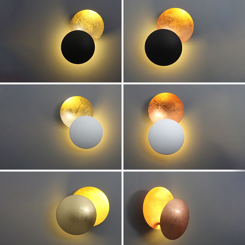 Wrought Iron LED Rotatable Wall Lamp in Modern Creative Style Gold Foil Circular Wall Sconce for Bedroom