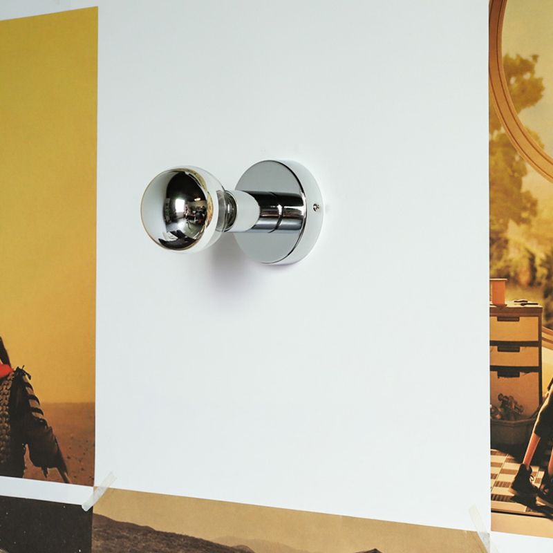 Round Sconce Light Fixtures Modern Style Metal 1 Light Wall Mount Lamp in Silver