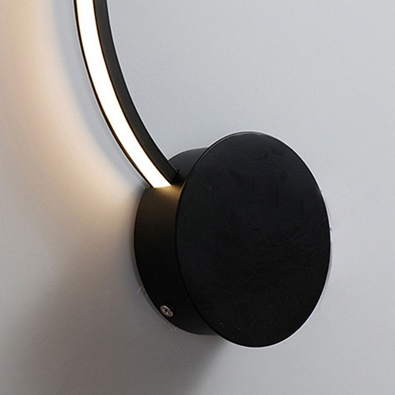 Modern Simplicity LED Wall Light Lacquered Aluminium Linear Wall Sconce with Acrylic Shade