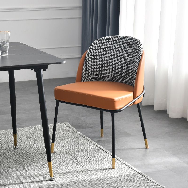 Sillas de comedor nórdicas Sillón Parsons para cocina con patas de metal