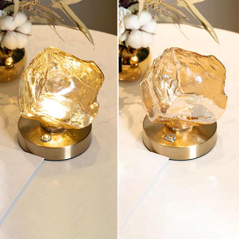 Lampada da tavolo in vetro a forma di roccia Lampada da comodino moderna con finitura dorata a 1 luce