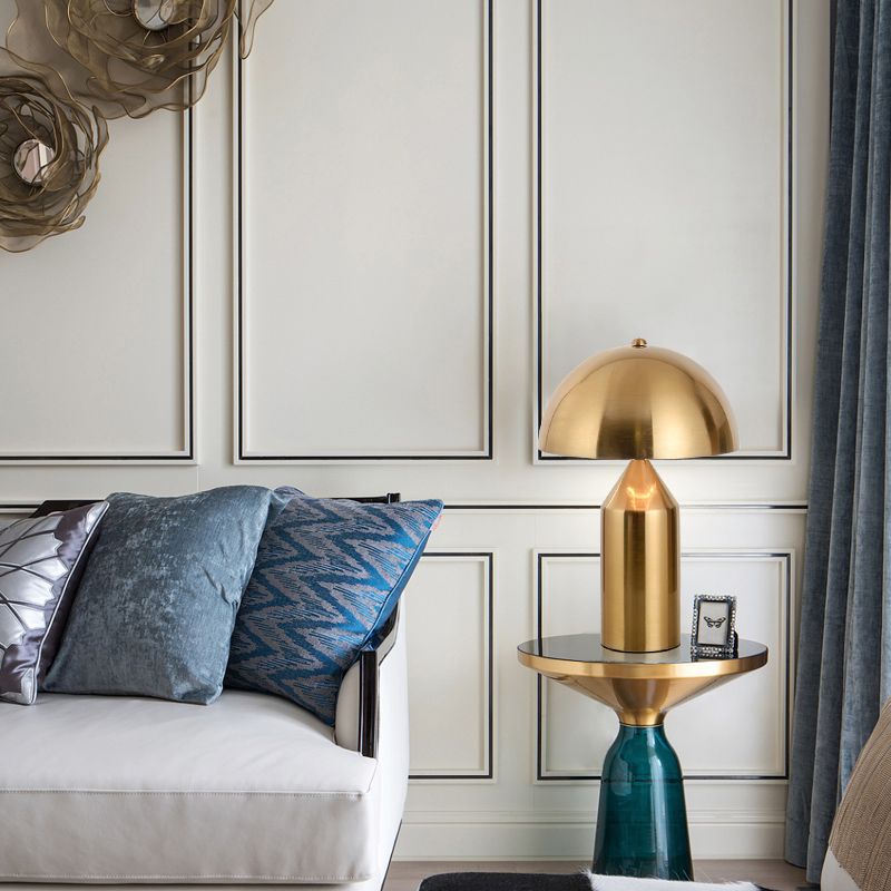 Nächte und Lampe für das Schlafzimmer mit Metallpilz-Look-Tisch-Leuchtfestigkeit und Lampe