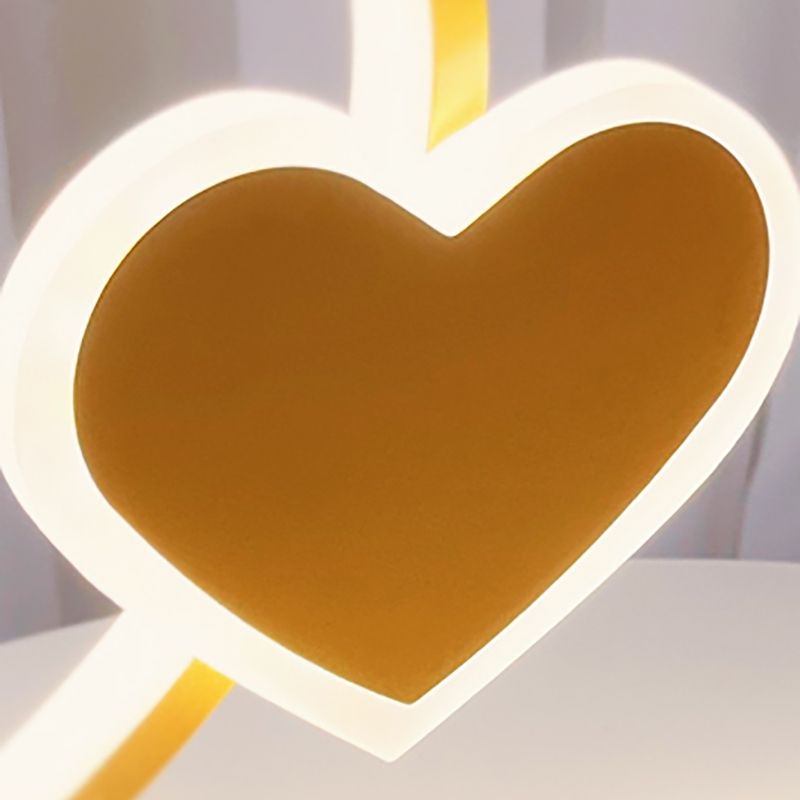 Romantic Heart Shaped Table Lamp Modern Metal Bedroom LED Night Light
