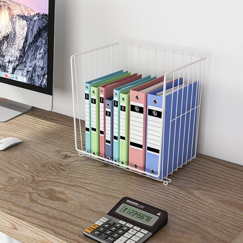 Libreria geometrica in stile contemporaneo in metallo chiuso