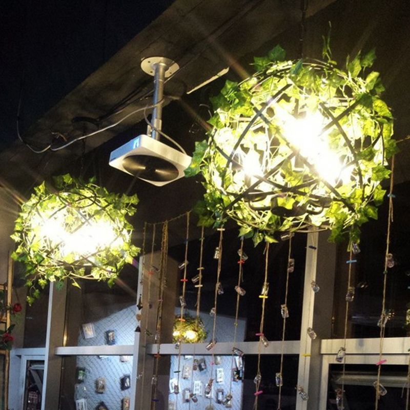 Green Plafonnage Light Country Style Cage Cage en fer Chandelier avec vigne artificielle pour restaurant