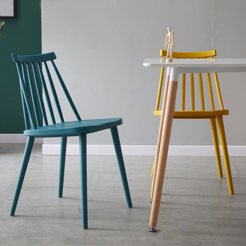 Chaise de salle à manger en plastique contemporain slat dossier arrière sans bras sans cuisine