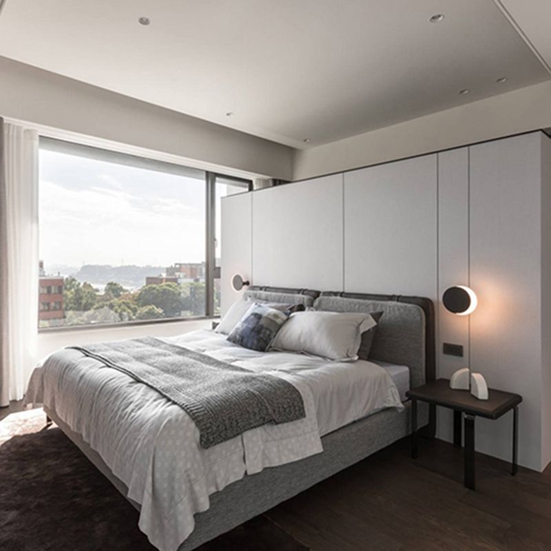 Contemporary Wall Sconce Circle Sconce Lighting in Black for Bedroom