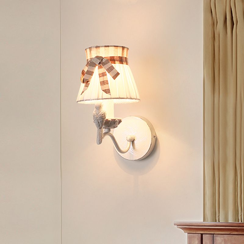 Kegel slaapkamer wandmontage lampstof 1/2 koppen modernistisch muurlampje met vogel deco in wit