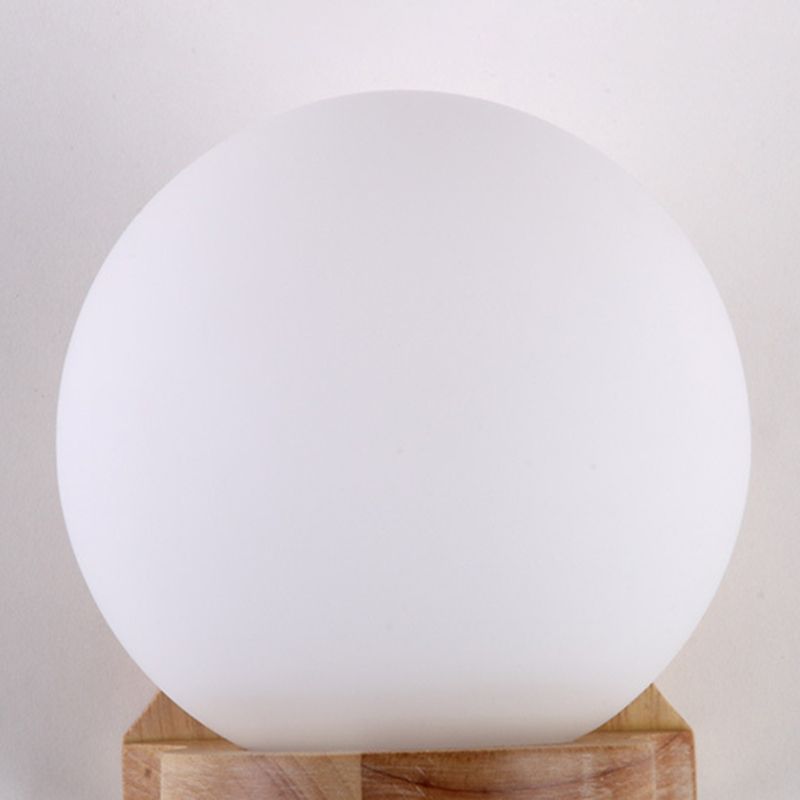 Prontoni contemporanei di vetro bianco e parete in legno una lampada montata a parete bub per soggiorno