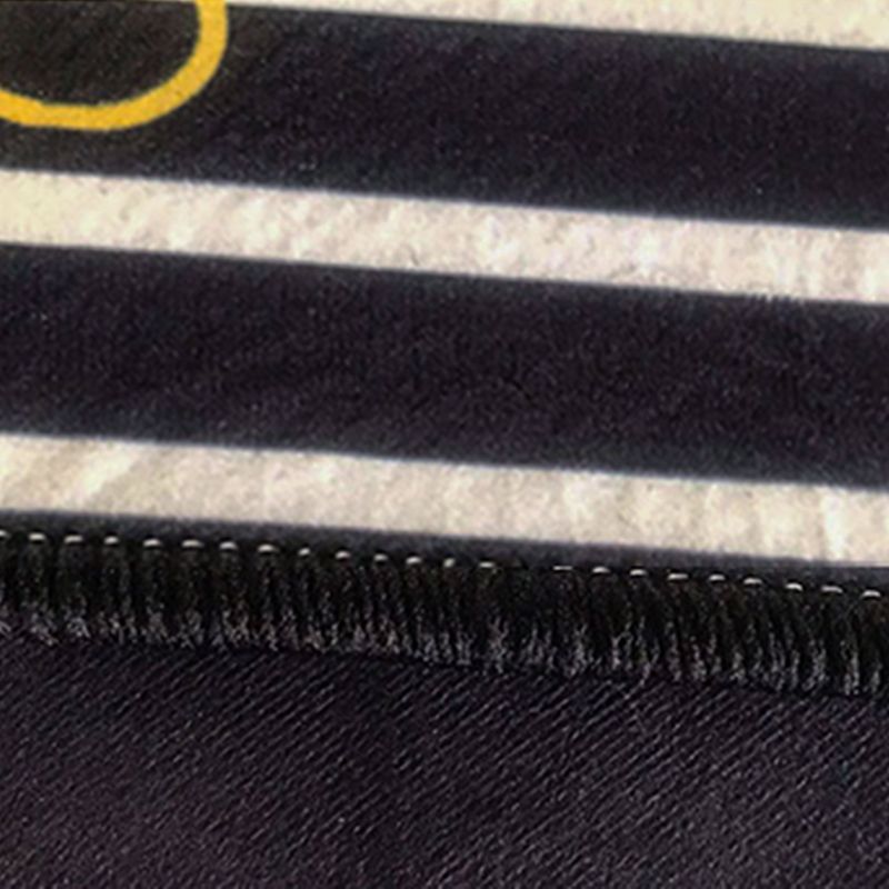 Bold Abstract Pattern Carpet Washable Trendy Area Rug Polyster Non-Slip Backing Rug for Living Room