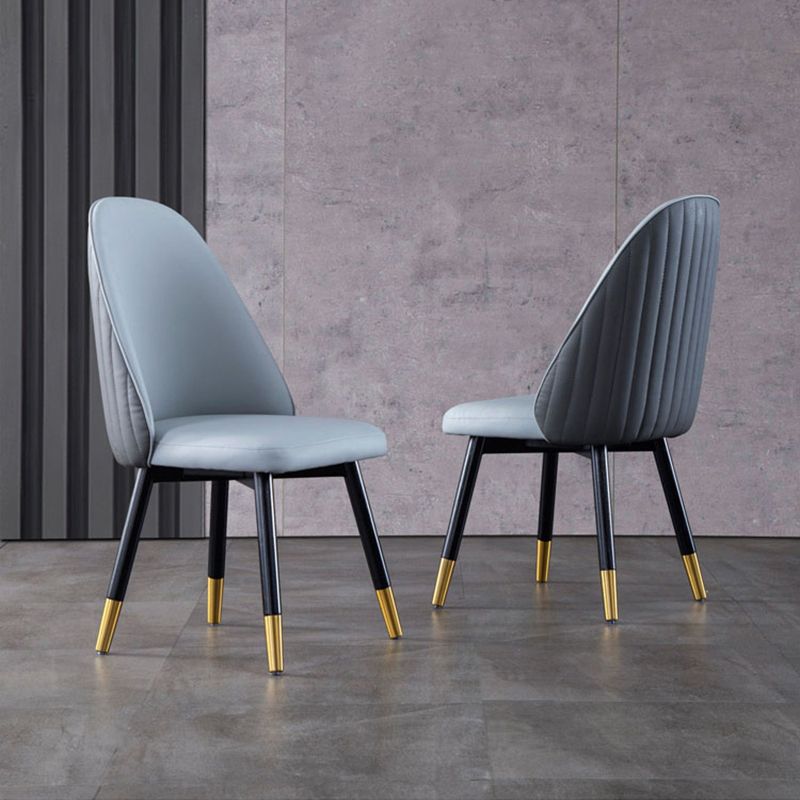 Chaise de salle à manger de style scandinave en cuir et bois, sans accoudoirs, à dossier solide