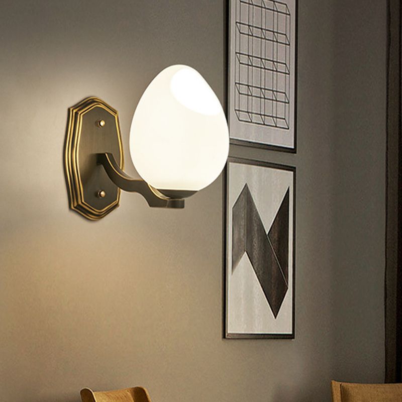 Lampada da parete da parete a parete simile a uova tradizionalista 1 Lampada da parete in vetro glassata bianca leggera in nero