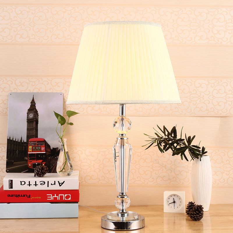 1 Kopf verjüngter Drum Task Lighting Modernismus Stoff Leselampe in Weiß für das Studium