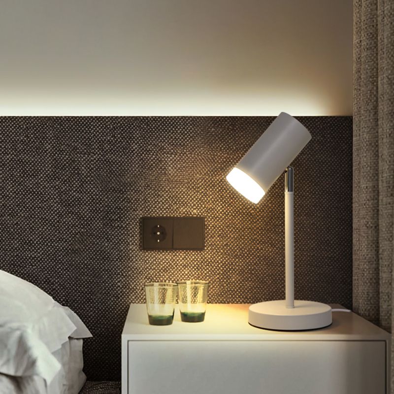 Geometrie -Tischlampe moderner Metall mit einem Lichttischlicht