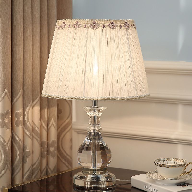 1 tête de tâche courbée légère modernisme lampe à lecture en cristal coupé à la main en beige pour chambre à coucher