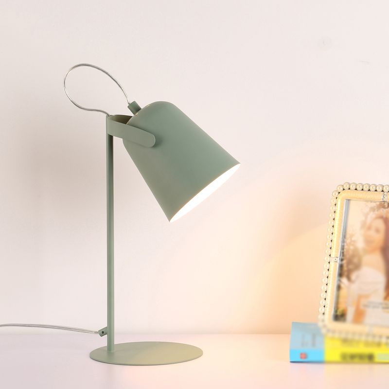 Éclairage de bureau effilé de style macoron 1 lumière de lecture rotative métallique en noir / blanc pour la chambre