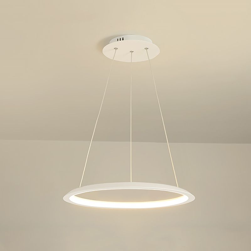 Metal Round Shape Flush Ceiling Light Modern Style 1 Light Flush Mount Lighting Fixtures