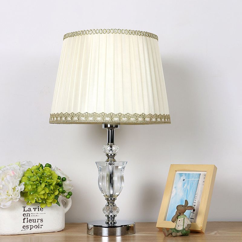 Lampe de table de nuit à cône blanc, style moderne, 1 tête en forme d'urne, lampe de chevet en cristal