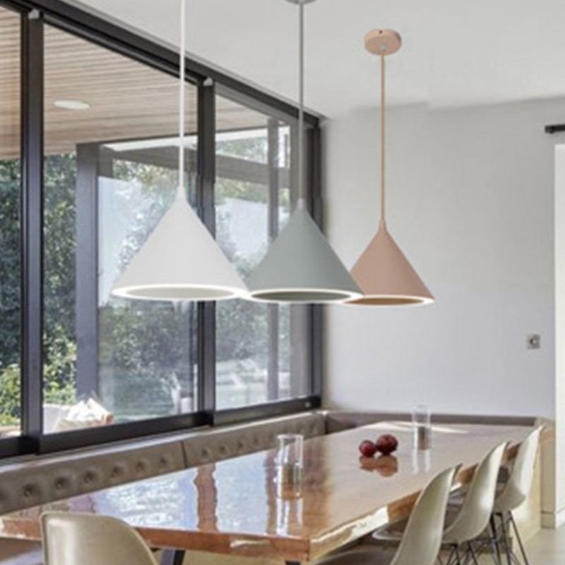1 cône lumineux suspension pendante moderne de style macaron metal éclairage suspendu pour le restaurant