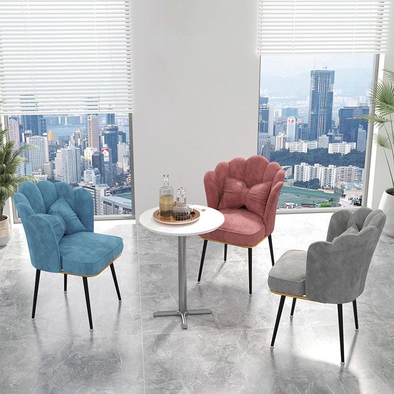Chaise de salle à manger Glam, chaise à dossier solide de 21 po de large avec 4 pieds en métal pour la maison