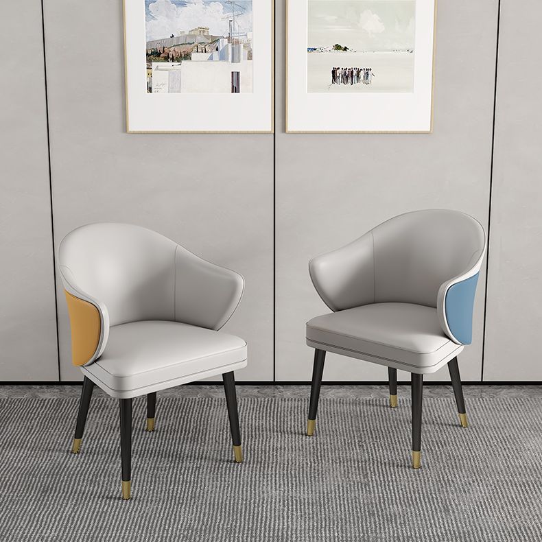 La salle à manger en métal Glam préside le fauteuil de salle à manger en cuir PU pour utilisation au restaurant