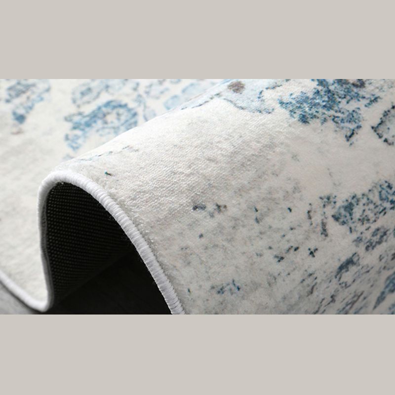 White Tone Ethnic Print Rug Polyester Antique Carpet Non-Slip Backing Indoor Rug for Home Decoration