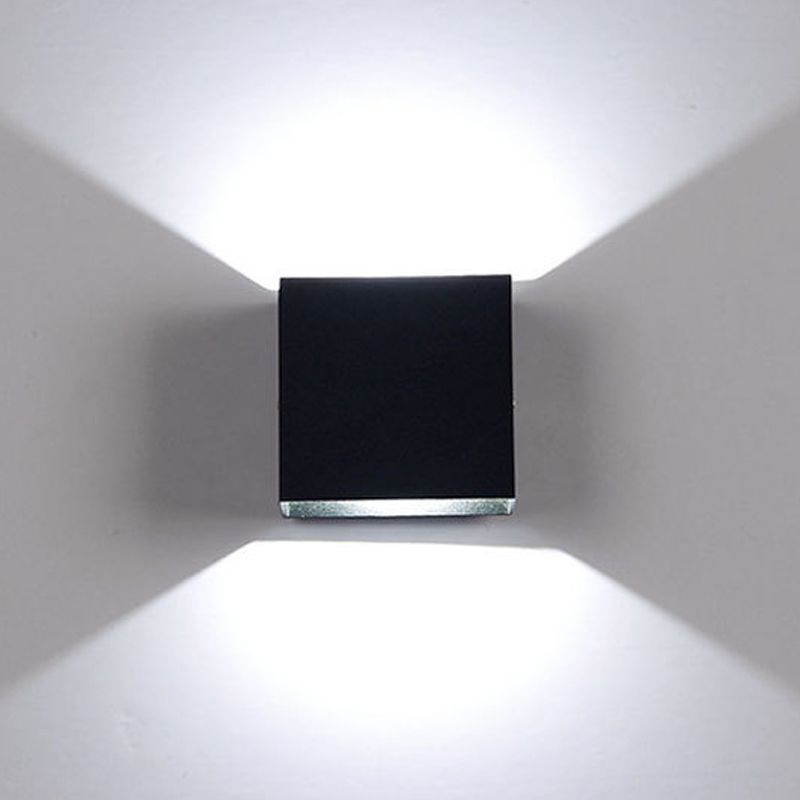 Moderner Stil quadratischer Wandbeleuchtung Metall 2 Leuchten Wandscheibe Jungtiere