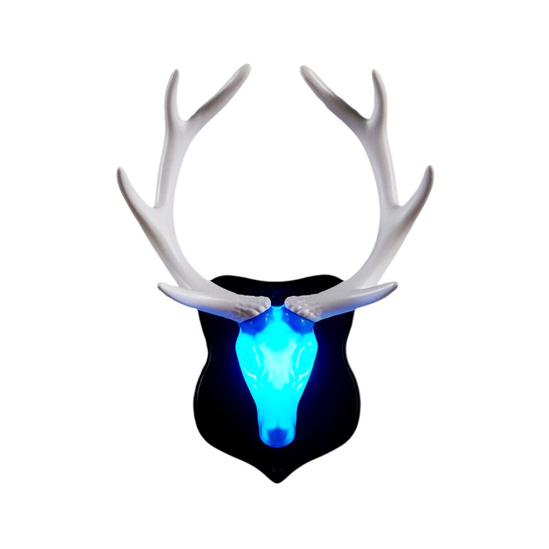 Lámpara de pared de ciervos LED país de resina blanca/azul lámpara de apliques para sala de estar con asta blanca/negra