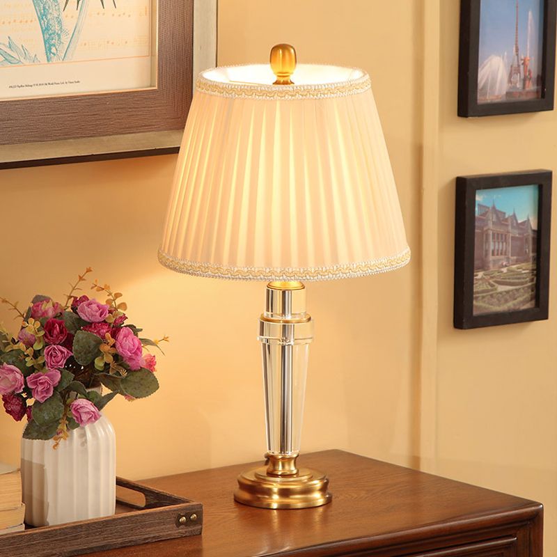 Lámpara de escritorio de cristal cónica, tela moderna, 1 bombilla, lámpara de mesa de noche color beige con base de metal