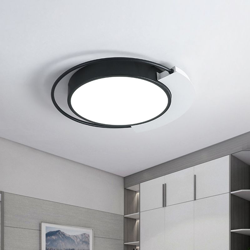Round Metal Ceiling Flush Modernism White and Black LED Flush Mounted Light in White/Warm Light for Bedroom, 18"/21.5" W