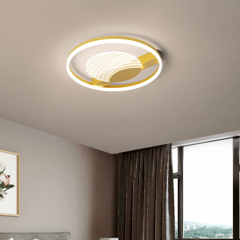 Acrylic Circle Flush Mount Lamp Minimalism Black/Gold 16/19.5 Inch Wide LED Ceiling Fixture with Wave Pattern, Warm/White Light