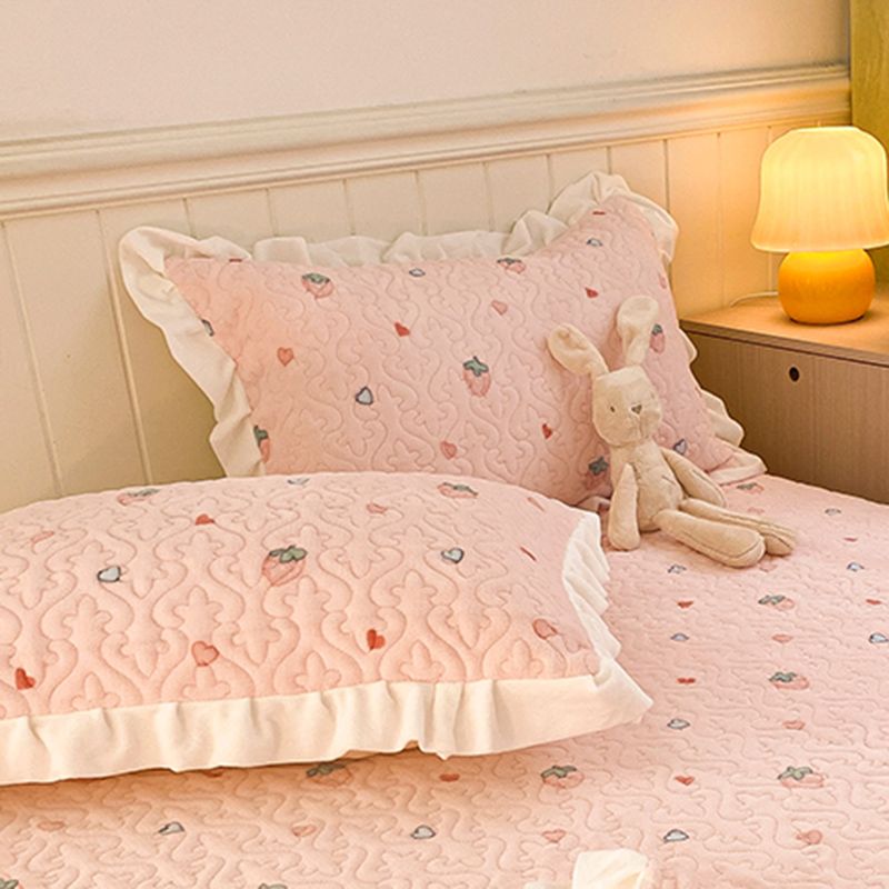 Popular Bed Sheet Strawberry Pattern Ruffle Detail Fade Resistant Bed Sheet