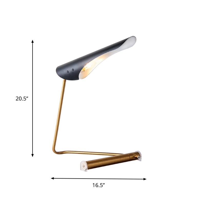 Lampada da tavolo nera postmoderna a forma di uccello a forma di uccello Lampada da tavolo metallica postmoderna a 1 lampadina con supporto curvo