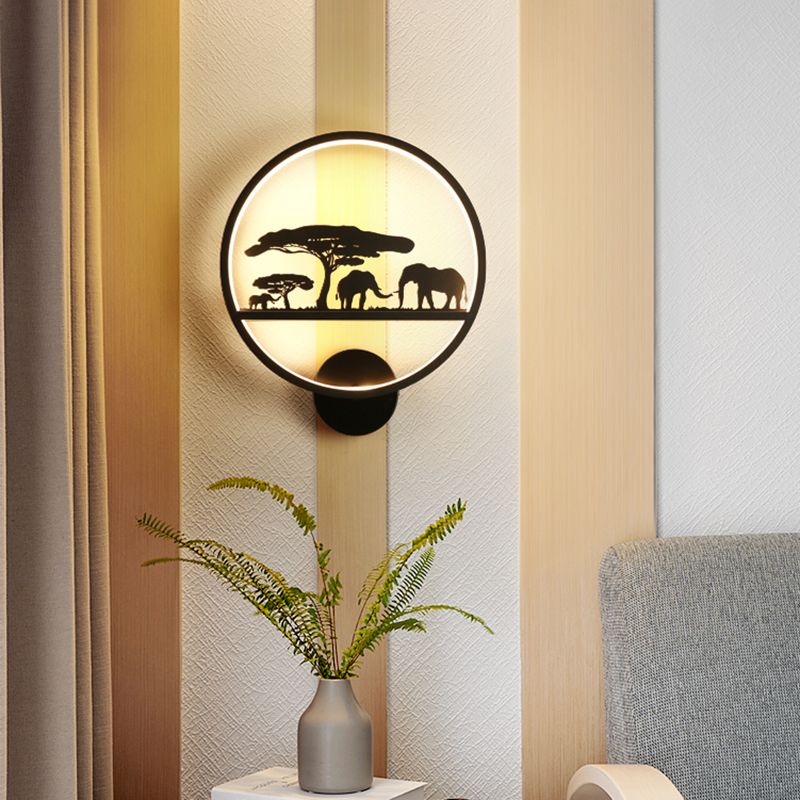 Unique Shape Metal Wall Light Modern Style Single Light Wall Mount Lighting